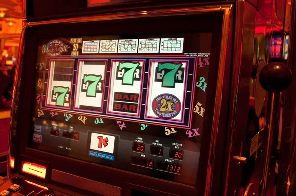 Live roulette table at ilxtoto with multi-camera feed